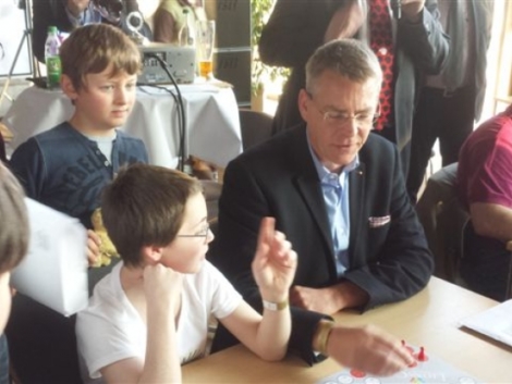 feb4274796d93ff716e9650163a77fb8_XL